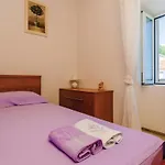 Four-bedroom In Holiday home