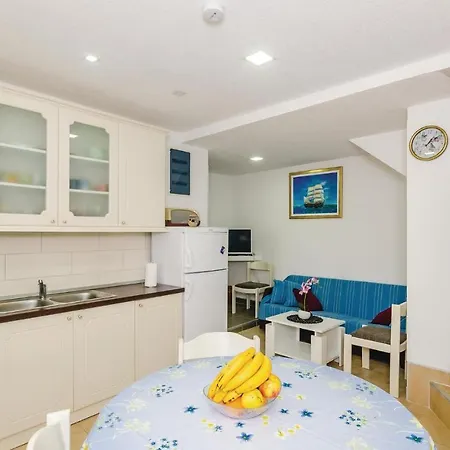 Tatil Evi Four-bedroom In Babino Polje