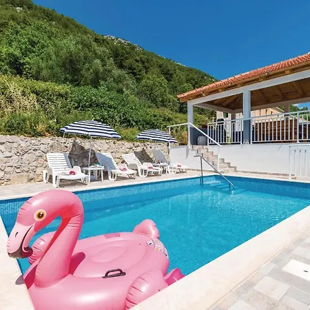 Four-bedroom In Casa de Férias Babino Polje