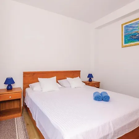 Four-bedroom In Semesterbostad Babino Polje