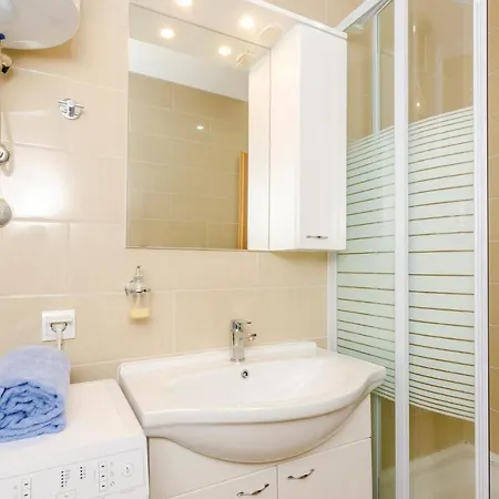 Tatil Evi Four-bedroom In Babino Polje