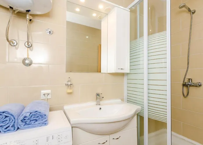 בית נופש Four-bedroom In Babino Polje