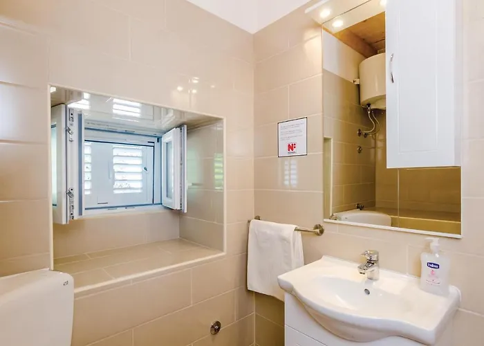 בית נופש Four-bedroom In *